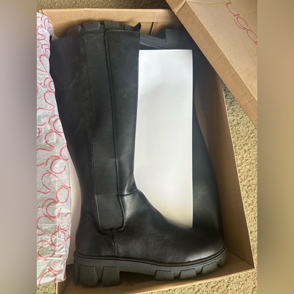 Sugar Black Rugged Sole Boots Size 11 NWT